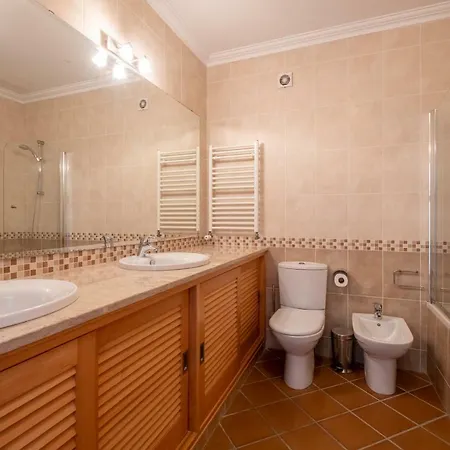 Stunning Th2 With Sea View *